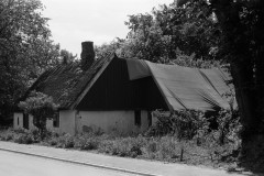 Palssonhuset-1-aug-1985-halmtak-o-pressenning