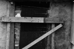 Palssonhuset-dorrpost-vaggputs-loge-2